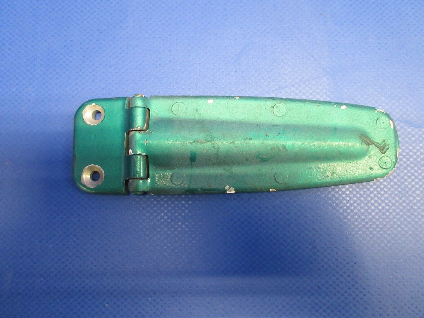 Cessna 150 Lower Cabin Door Hinge Assy RH P/N 0413426 (0224-1169)