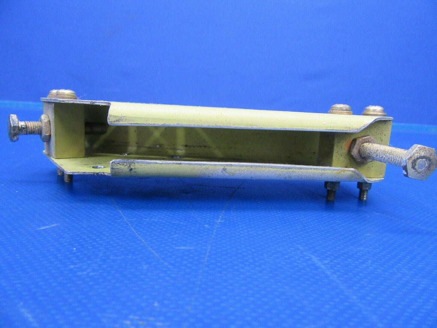 Beech Bonanza A36 Bracket Fuselage AFT P/N 002-440025-7 (0719-01)