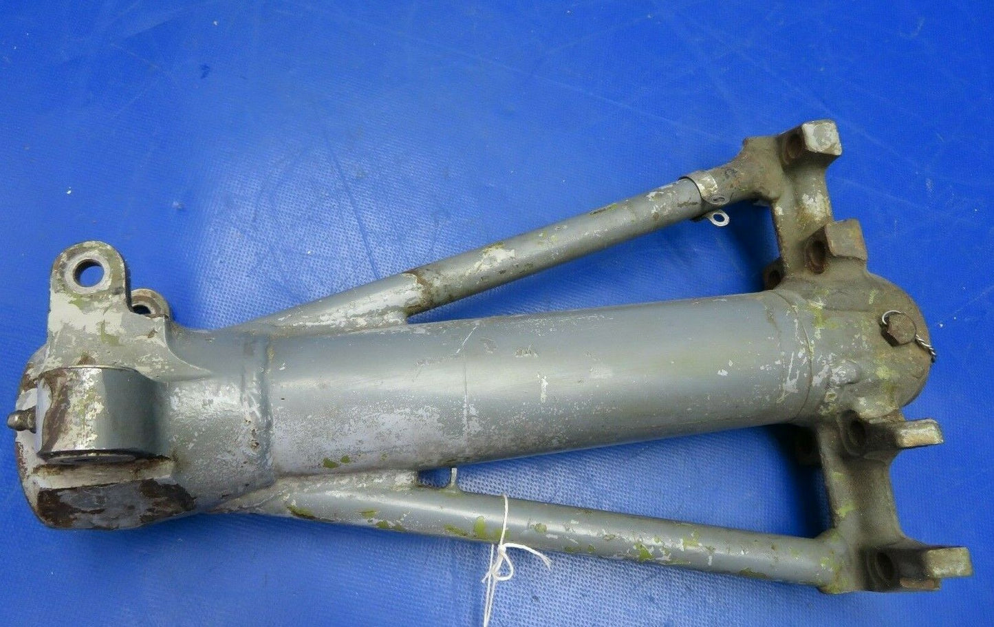 Cessna 310 Main Gear Trunnion LH (0520-514)