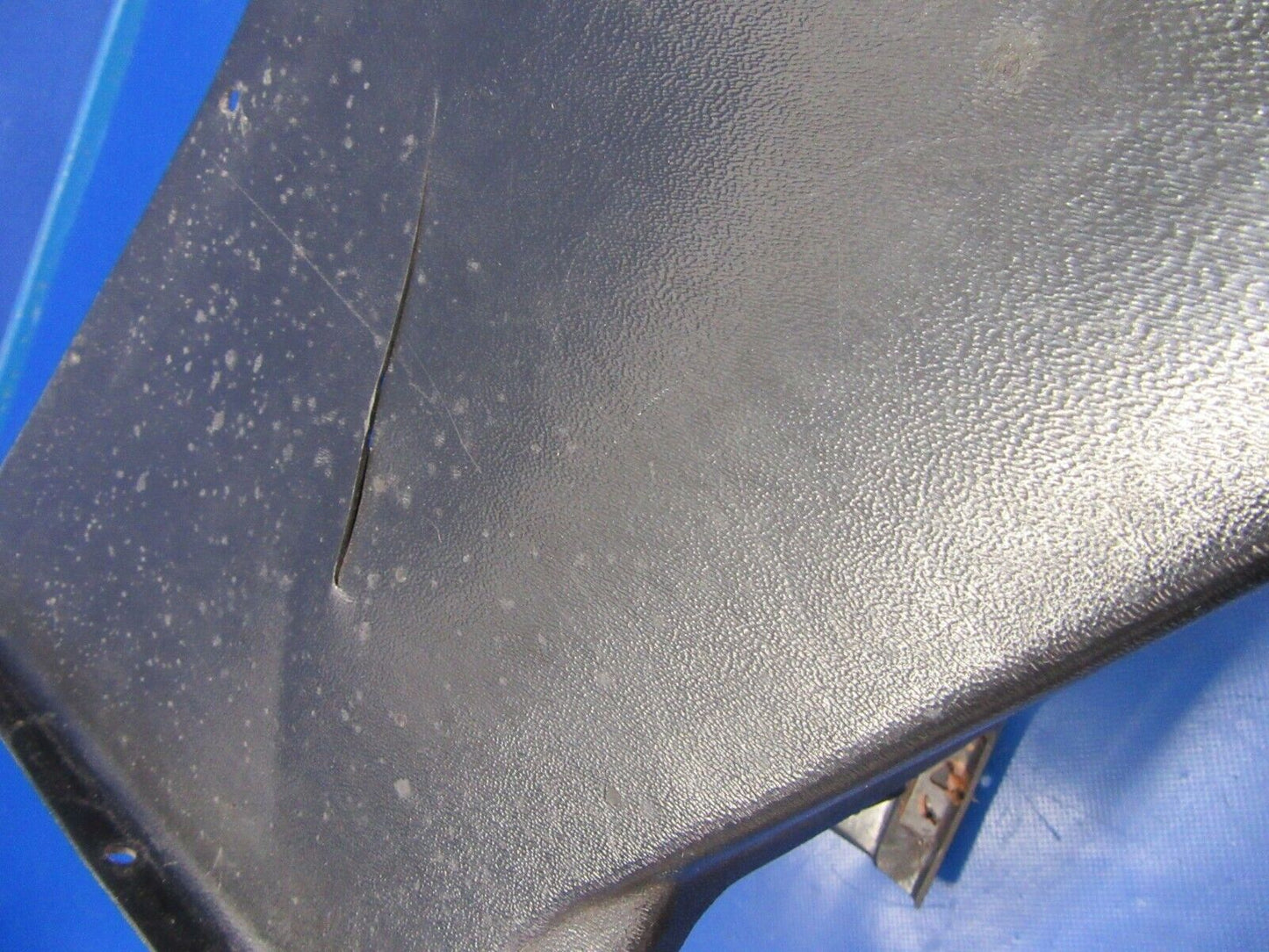 Beech Baron 58P Center Pedestal with Air Conditioning P/N 106-524017-25 (0420-22