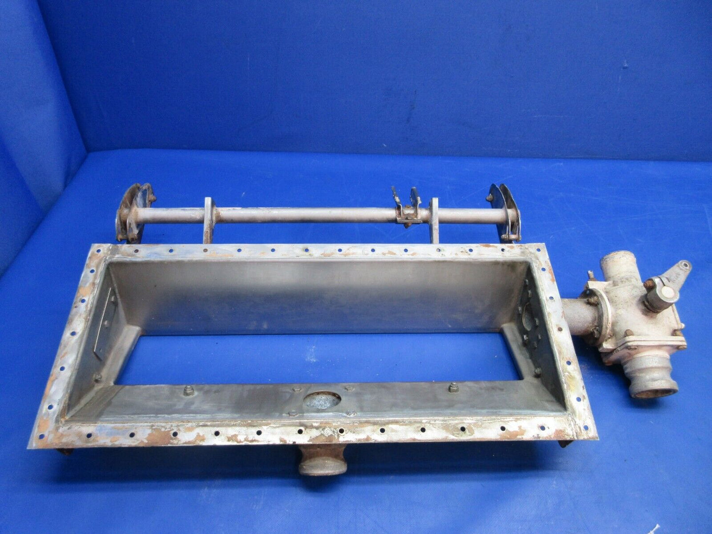 Cessna 188B AGpickup Gate Box Assy w/ Dust Cup P/N TSLA20288 (0723-201)