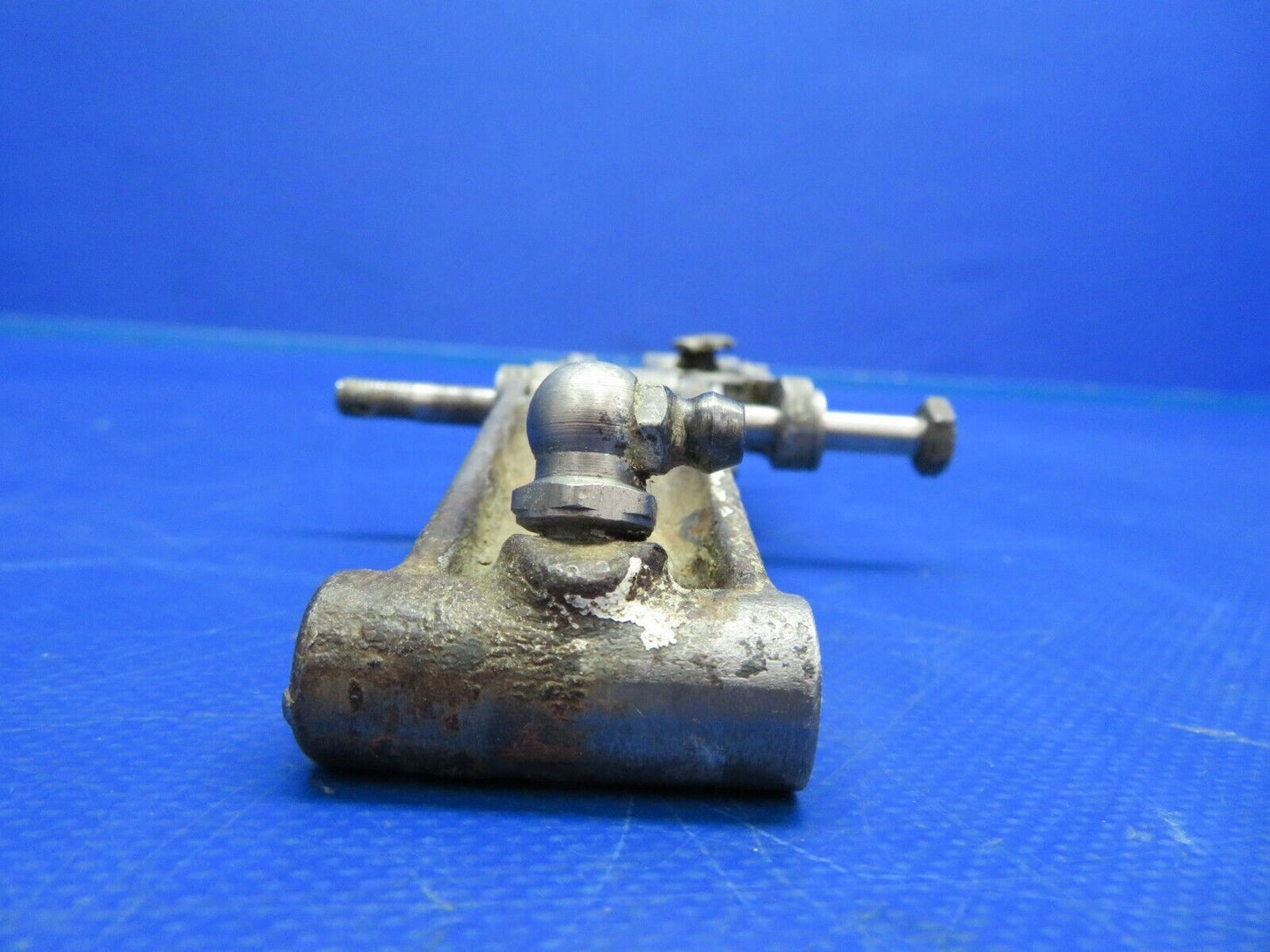 Beech Baron 95-B55 Link Assy Nose Gear P/N 35-825173-2, 35-825035-2 (0620-574)
