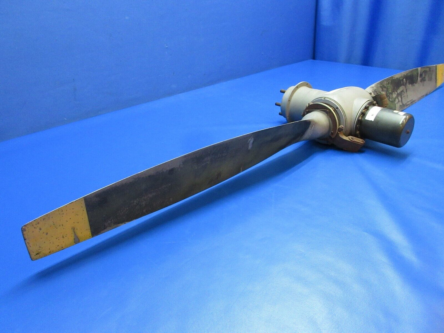 Cessna 337 McCauley FWD 2 Blade Propeller D2AF34041-N FOR PARTS  (0124-99)