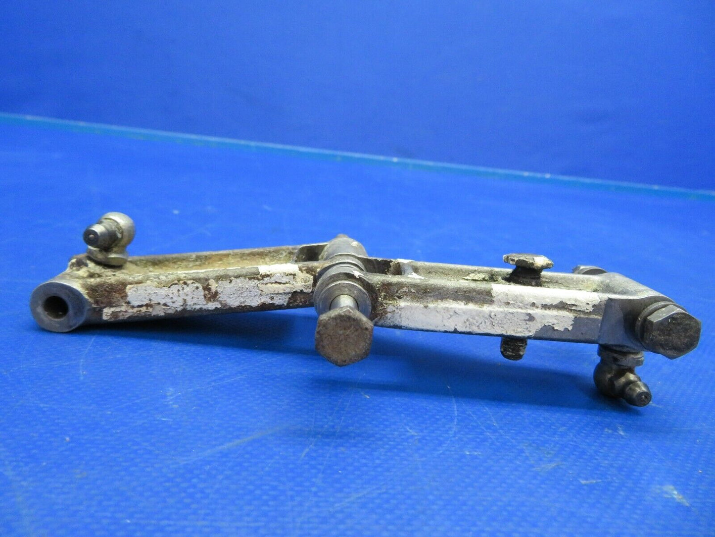 Beech Baron 95-B55 Link Assy Nose Gear P/N 35-825173-2, 35-825035-2 (0620-574)