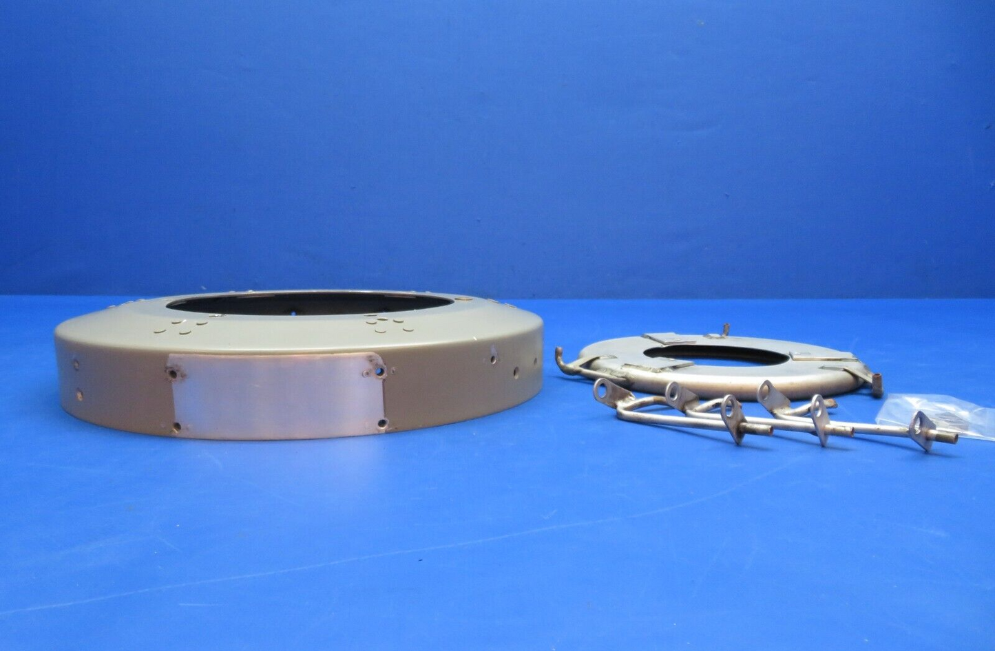 Beech 95-B55 Hartzell Spinner Bulkhead w/ De-Ice Slinger P/N C-3566-1 (0423-396)