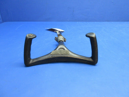 Cessna 172 / 172I Control Wheel / Yoke w/ Support P/N 0513239-5 (0923-889)