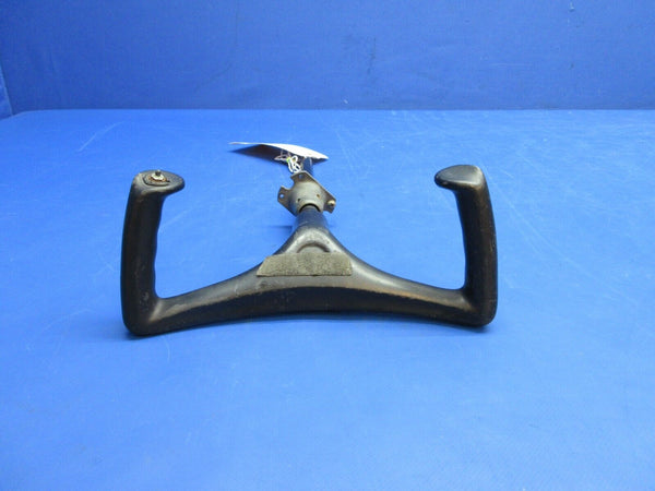 Cessna 172 / 172I Control Wheel / Yoke w/ Support P/N 0513239-5 (0923-889)