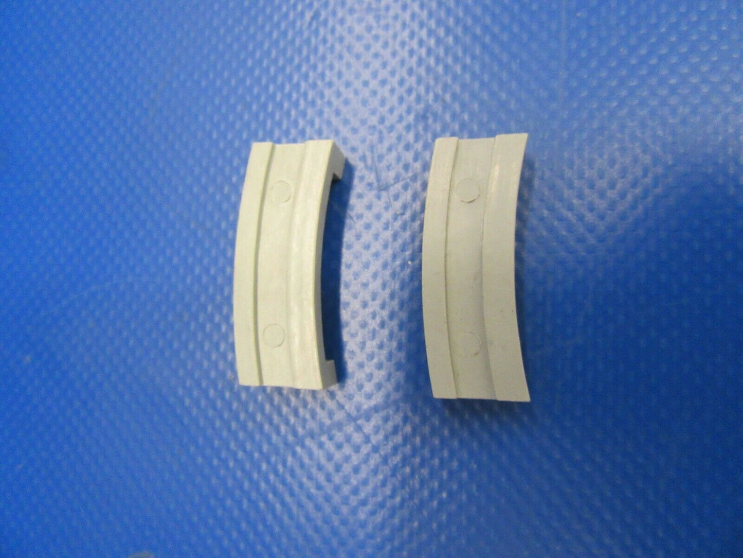 Piper Insulator Ignition Assy 755-493, 466-560 LOT OF 2 NOS (0419-92)