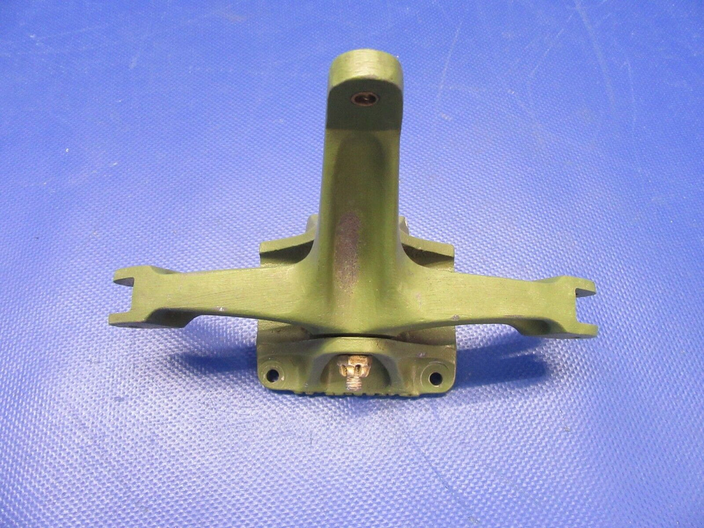 Beech 95-B55 Bellcrank Rudder Control RH P/N 35-524138-2, 96-524136 (0621-660)