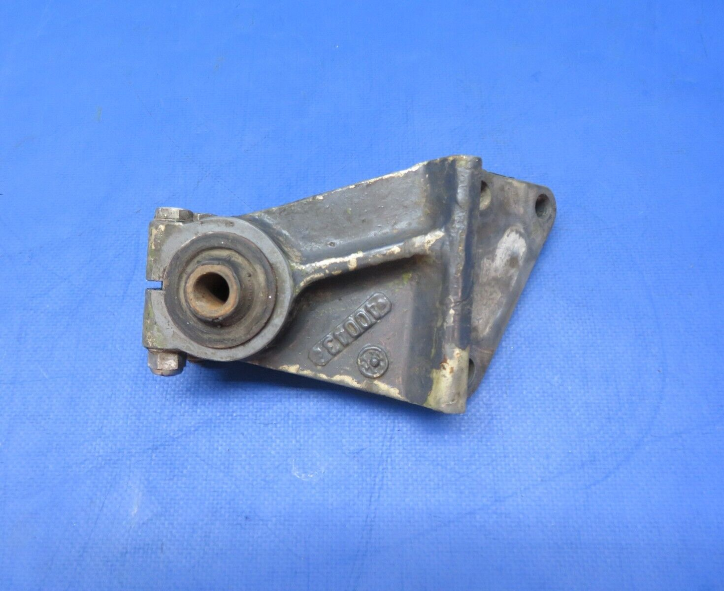 Continental O-300 LH AFT / RH FWD Engine Mount Bracket P/N 40043 (0723-532)
