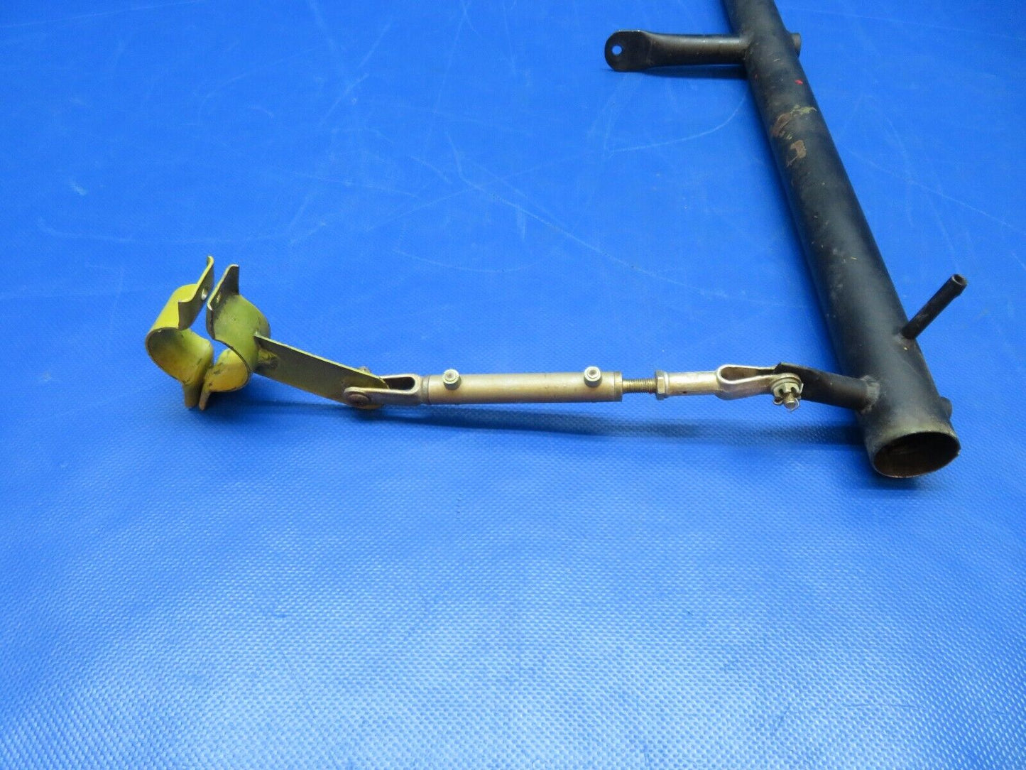 Grumman Yankee Trainer AA-1B Flap Torque Tube Assy w/ Link 604057-501 (0224-107)