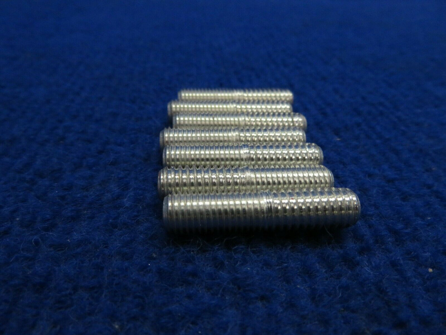 Stud LOT OF 7 NOS P/N SA402044 P03 (0222-644)