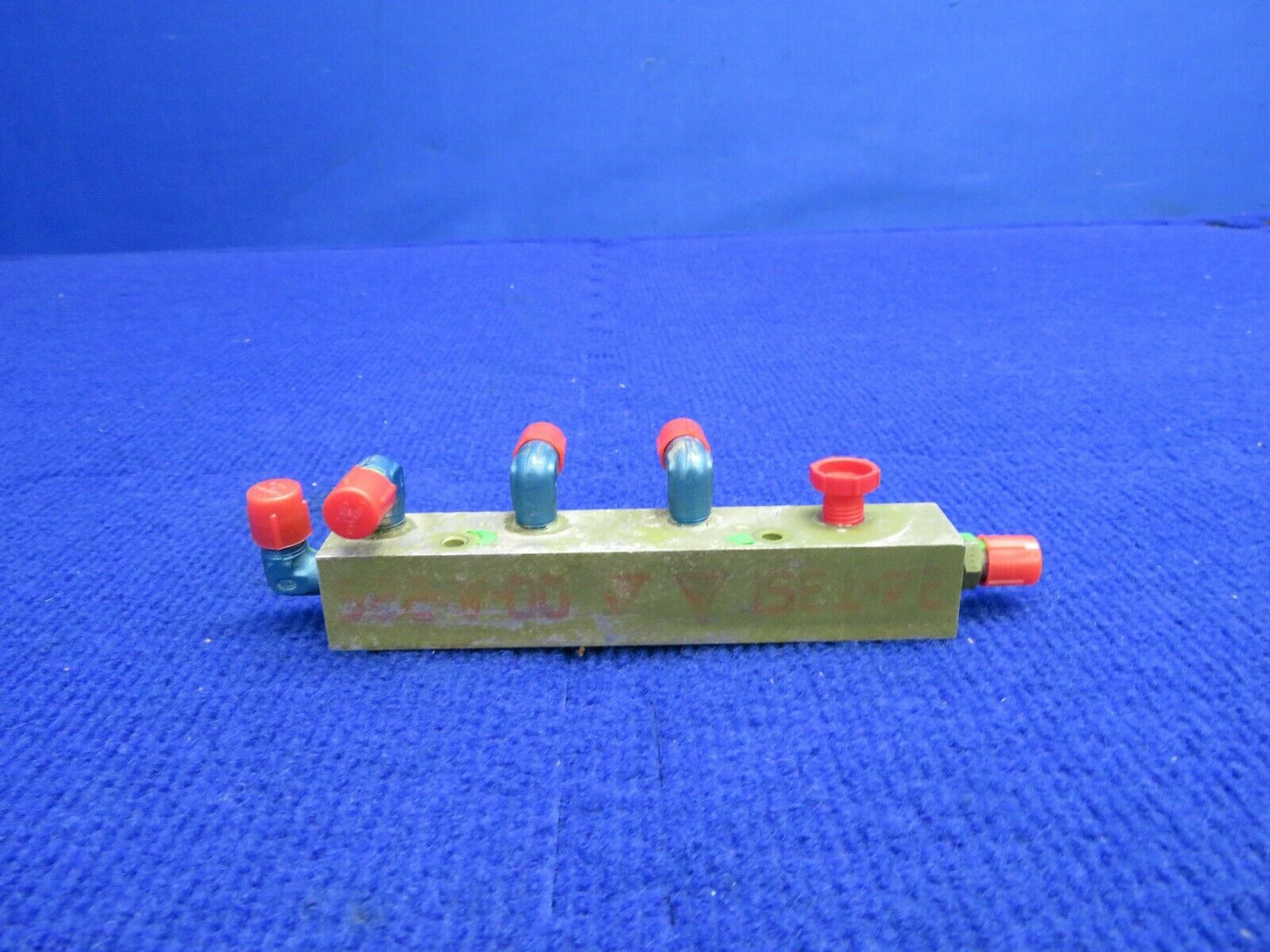 Piper PA-28R-201T LH Hydraulic Manifold P/N 67520-00 (0222-664)