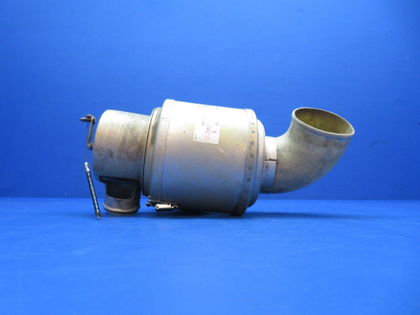Cessna 310 / 310Q RH Air Induction Canister w/ Cap P/N 0850344-56 (0923-339)