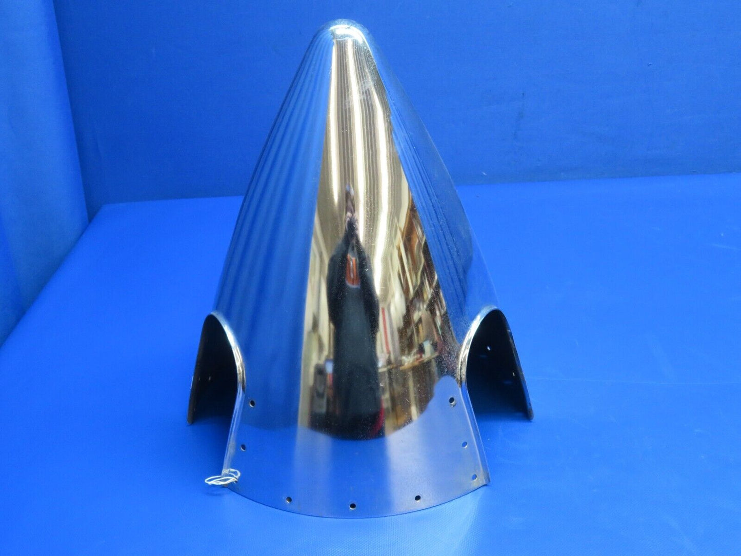 Beech 35 Three Blade Prop Spinner P/N 35-910028-23 (0124-1082)