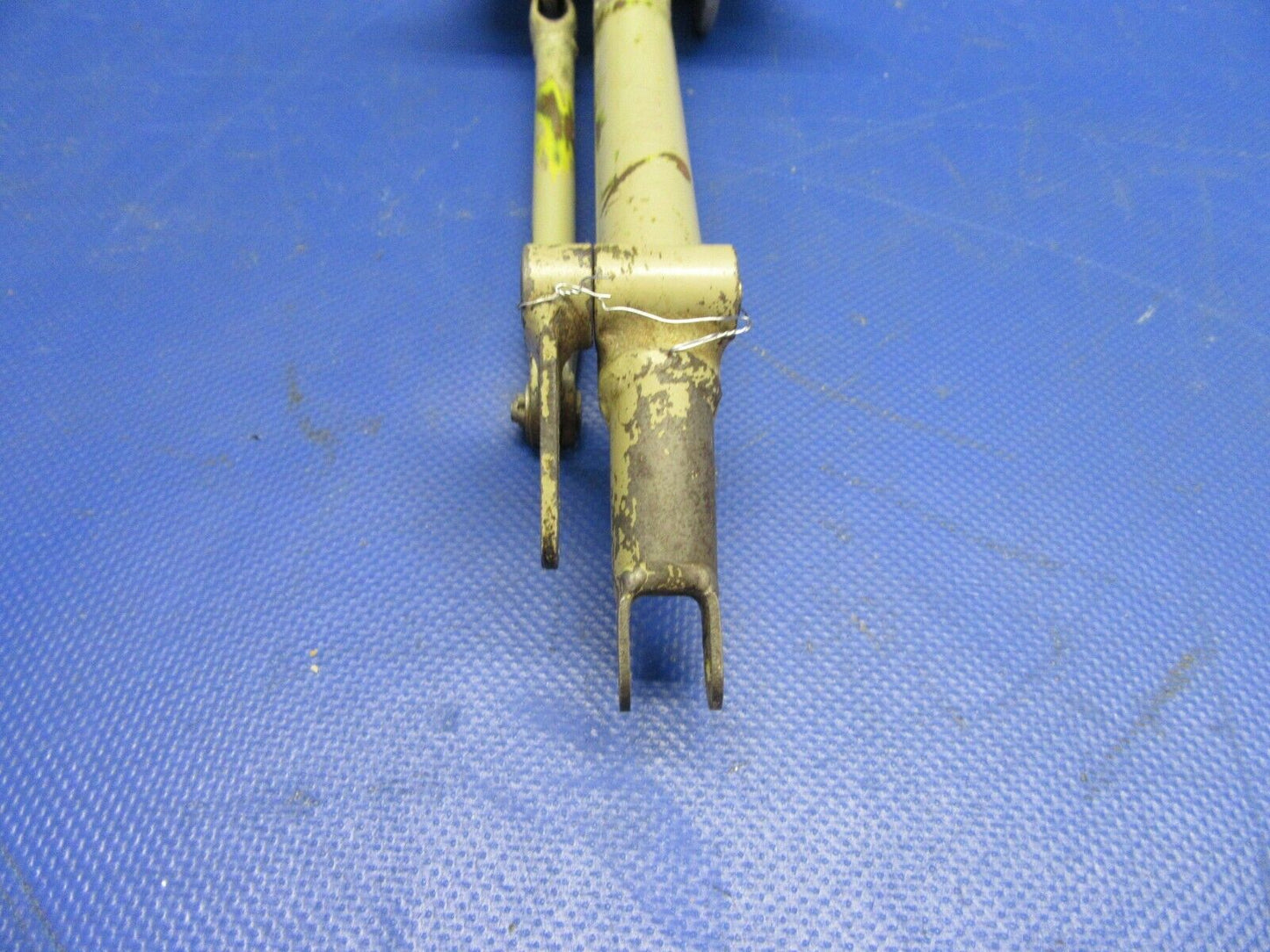Mooney M20G Rudder Pedal Pilot / RH P/N 720016-002 (0921-316)
