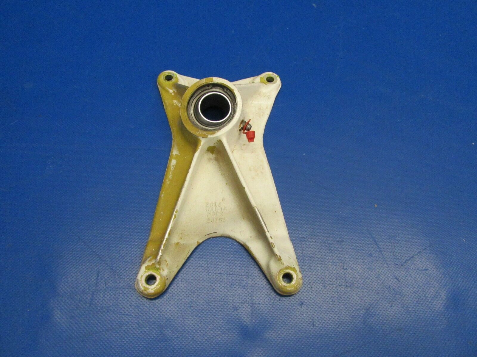 Piper PA-24-250 Comanche Main Gear Fitting FWD LH 20757-00, 20757-000 (1219-118)