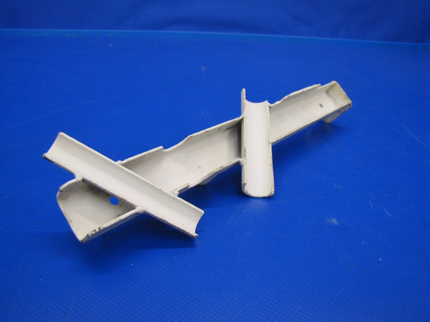 Cessna 188AG Bracket Assy Control Arm Stop P/N 1660131-2 NOS (0517-135)
