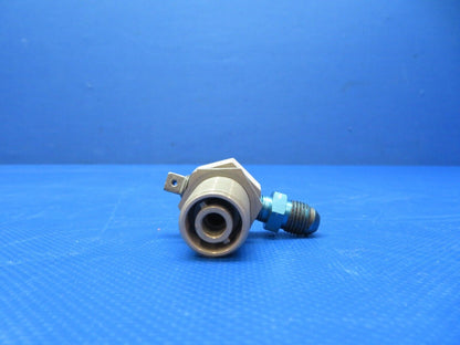 Cessna 401 / 401A Oxygen Outlet Valve P/N C166006-0104 (1223-372)