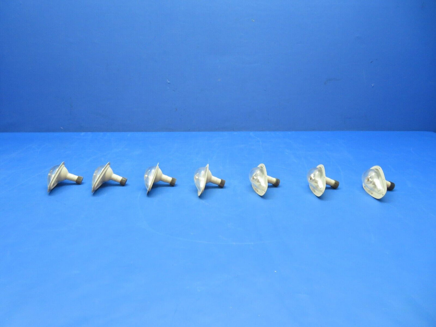Grimes Aviation Upward Light 26v P/N AN3097-2 Cracked Lenses LOT OF 7 (0923-551)