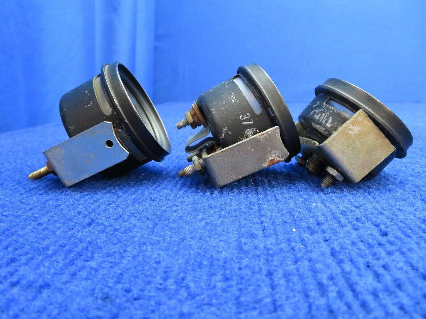 Lake LA-4-200 Turbo Stewart Warner Gauges LOT OF 6 P/N 823697, 823835 (0622-778)