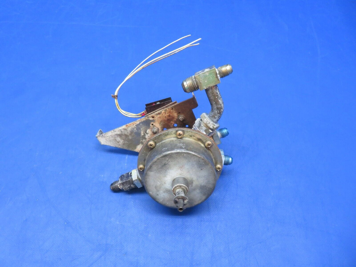 Cessna 310 / 310Q Airborne Fuel Valve P/N 1H13-13 (0923-334)
