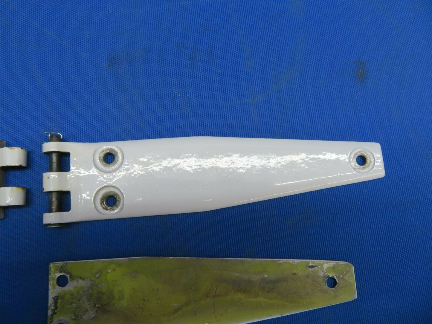 Rockwell Commander Hinge Upper Cabin Door P/N 43723-1, 43722-3 (1020-504)