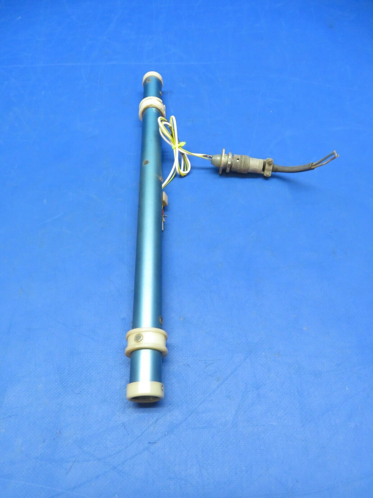 Cessna 310 / 310Q CAS Sensor Main Fuel Gauging w/ Cable P/N 9910082-3 (0823-786)
