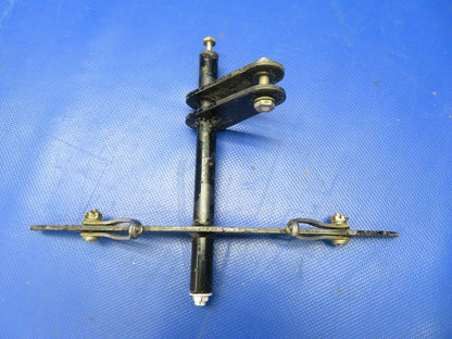 Piper PA-32RT-300 Lance Bellcrank Aileron RH P/N 95680-01 (0521-763)