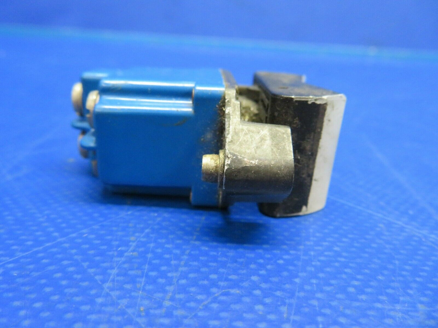 Aircraft Rocker Switch Main / Aux. P/N 2TP1-1 (0720-757)