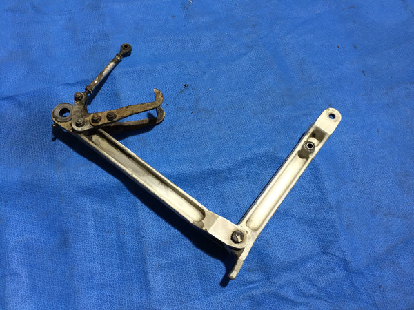 Cessna 310 Main Landing Gear Link Assy. P/N 0841103-497 & 0841102-497 (0416-14)