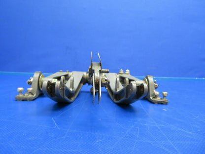 Beech G35 Differential Arm Control Assy w/ Supports P/N 35-524100 (0620-388)