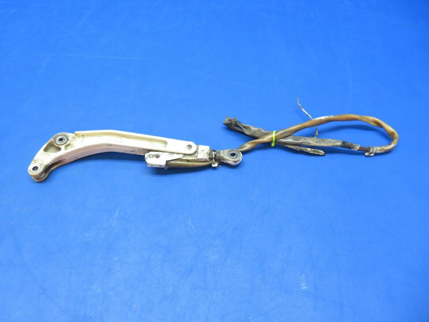 Cessna 310 / 310Q RH Bellcrank Assy MG Retract P/N 5041001-6 (0923-349)