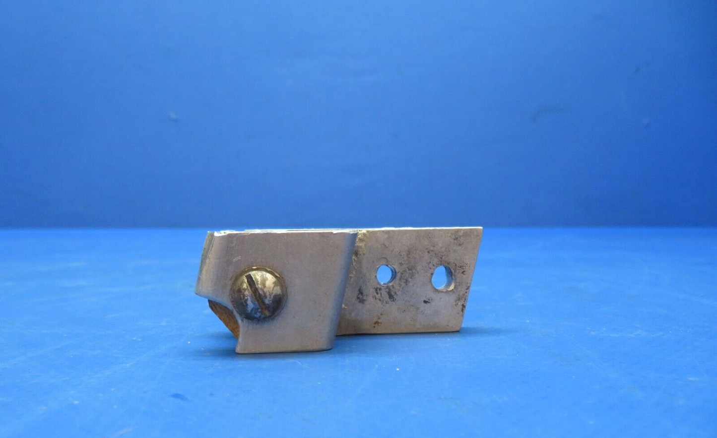 Cessna 172 Wheel Housing Front Seat Assy P/N 0700645-2 (0723-403)