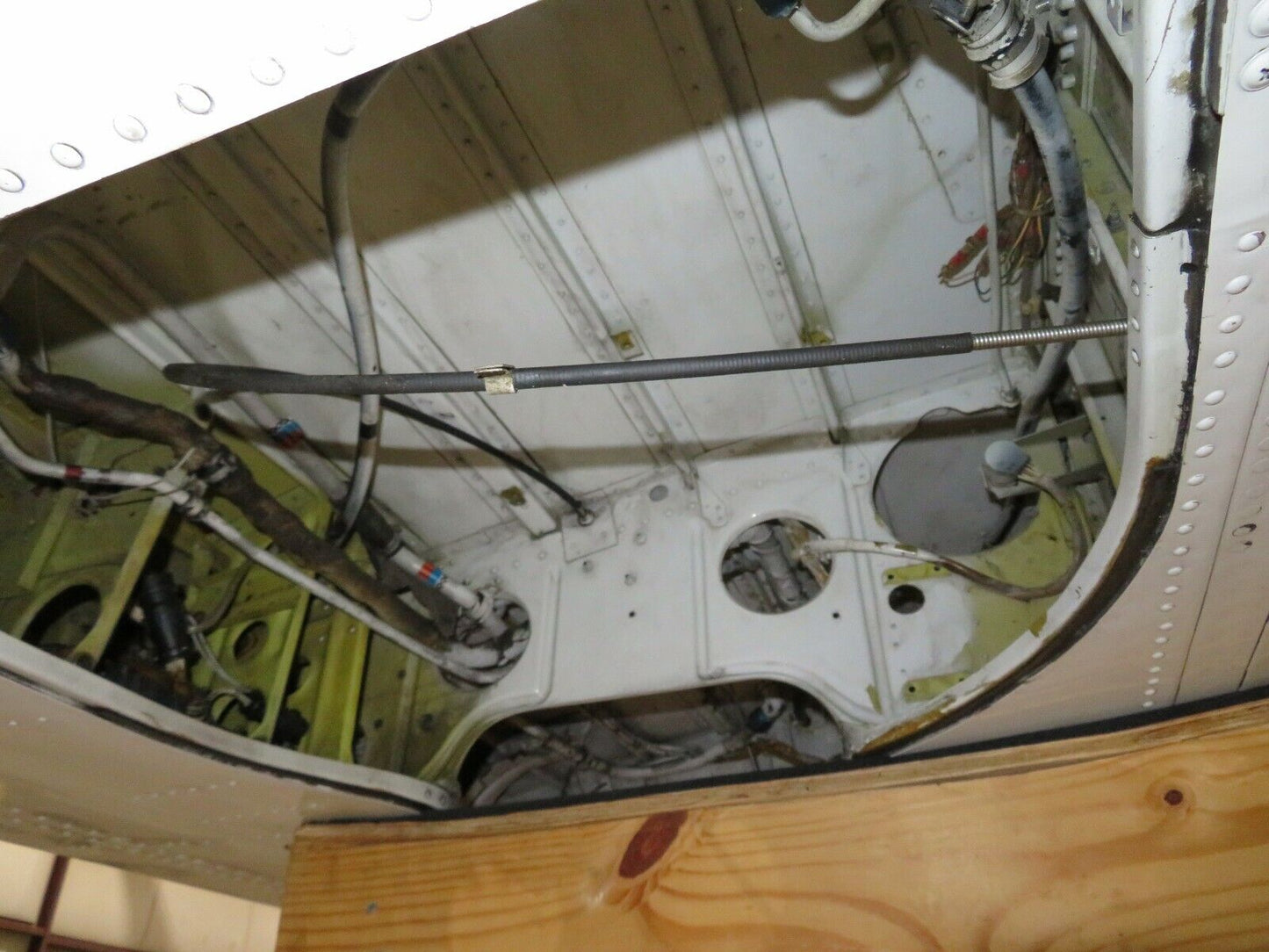 1980 Beech Baron 58 LH Wing P/N 58-100000-13  (0222-101)