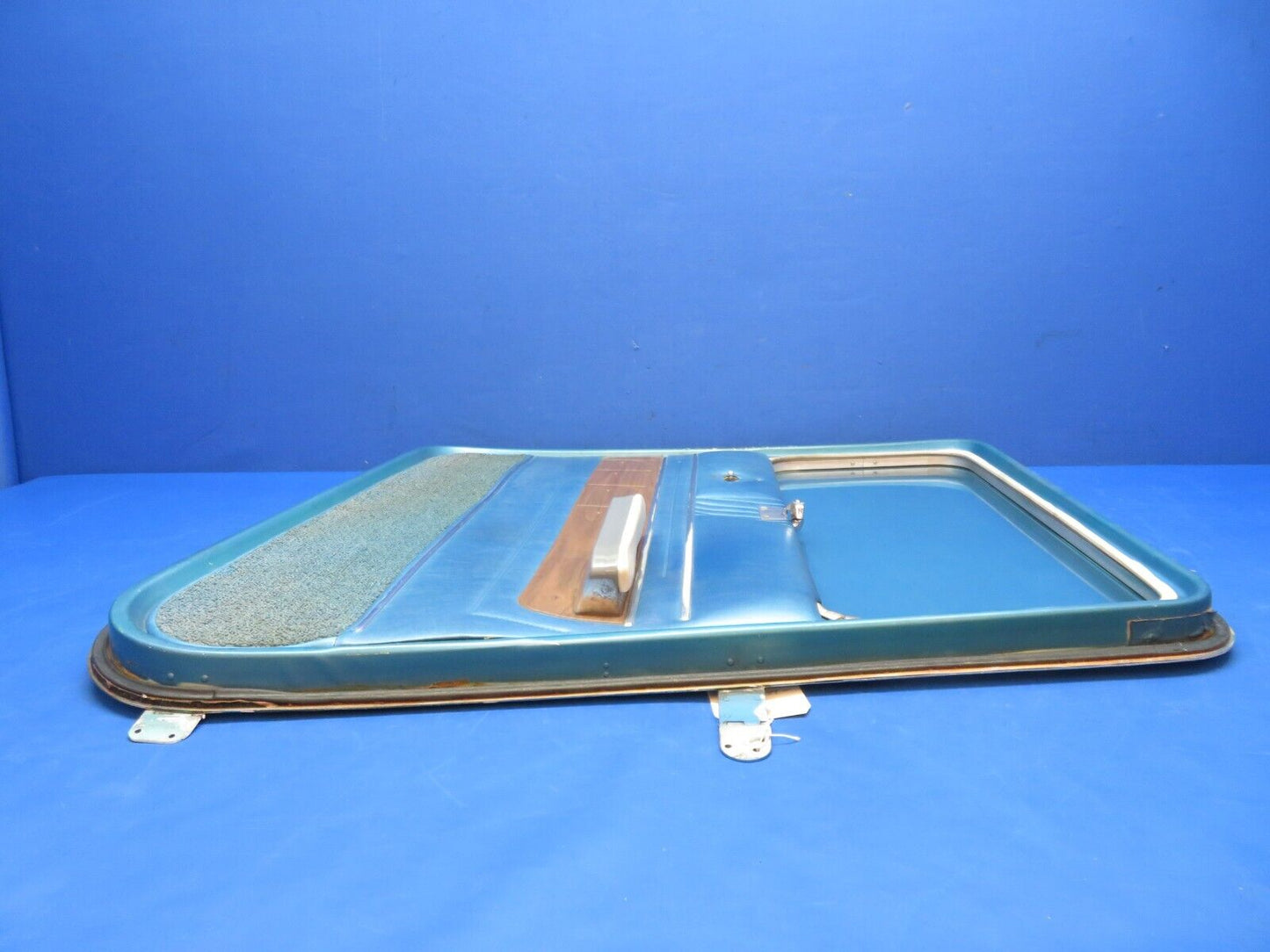 Cessna 172 / 172H LH Cabin Door Assy w/ Latch P/N 0511460-9 Grey Tint (1023-451)