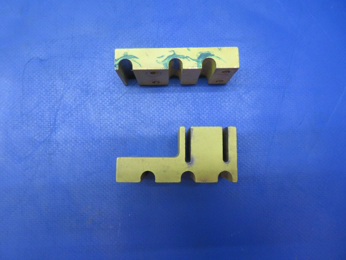 Beech 95-B55 Baron LH & RH Clamp Assy Engine Controls P/N 58-324058-9 (0623-368)