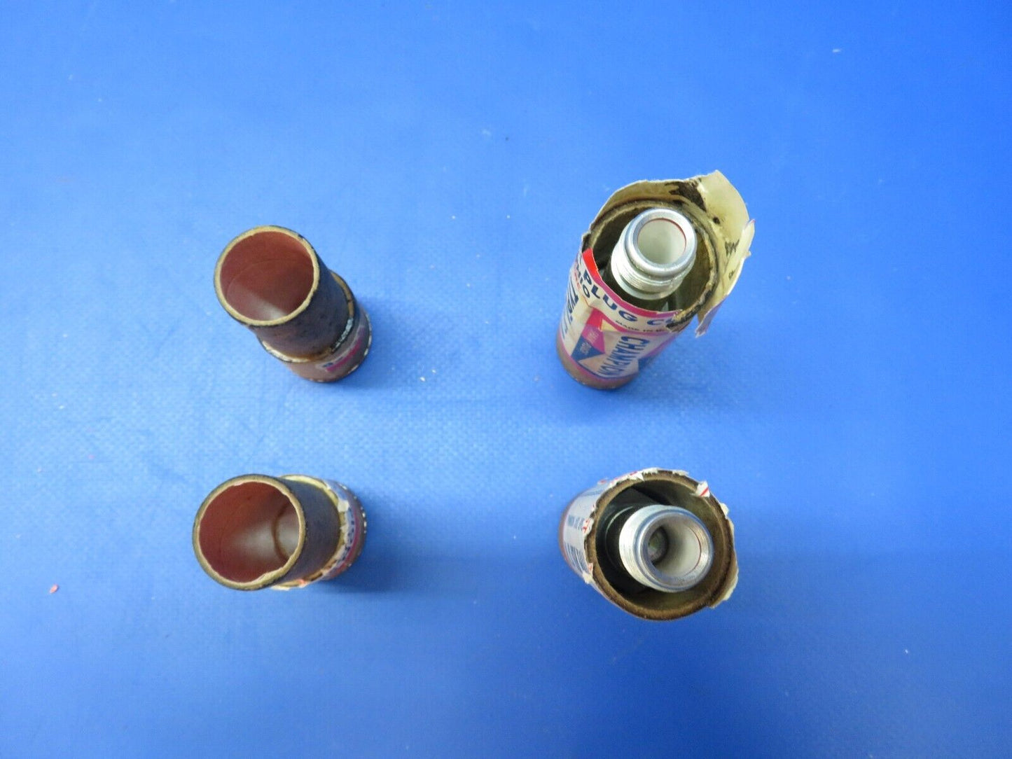 Champion Spark Plug REA 37 N LOT OF 2 NOS (1122-156)