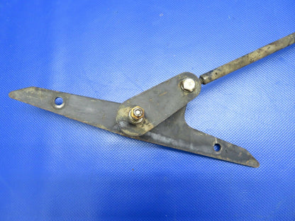 Piper Cherokee PA-28-140 Aileron Bellcrank RH P/N 62771-02 (1220-386)