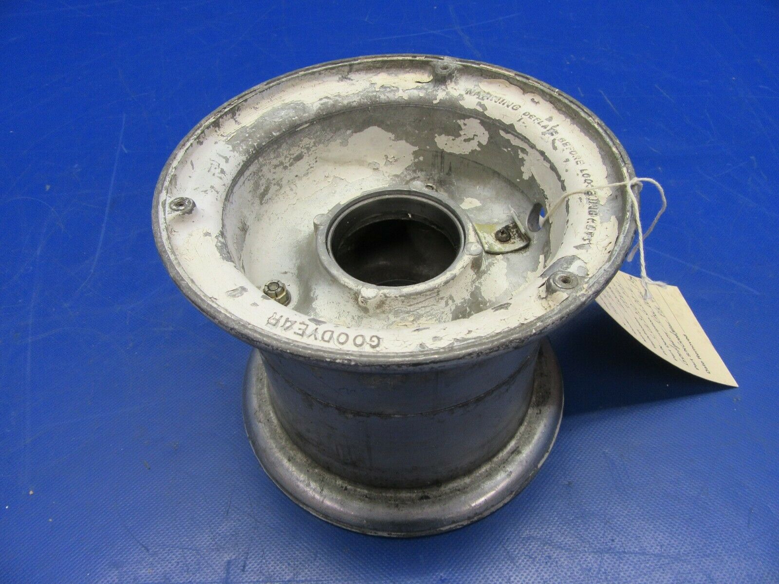 Cessna 310P Goodyear Nose Wheel Assembly P/N C163010-0101 (0620-250)