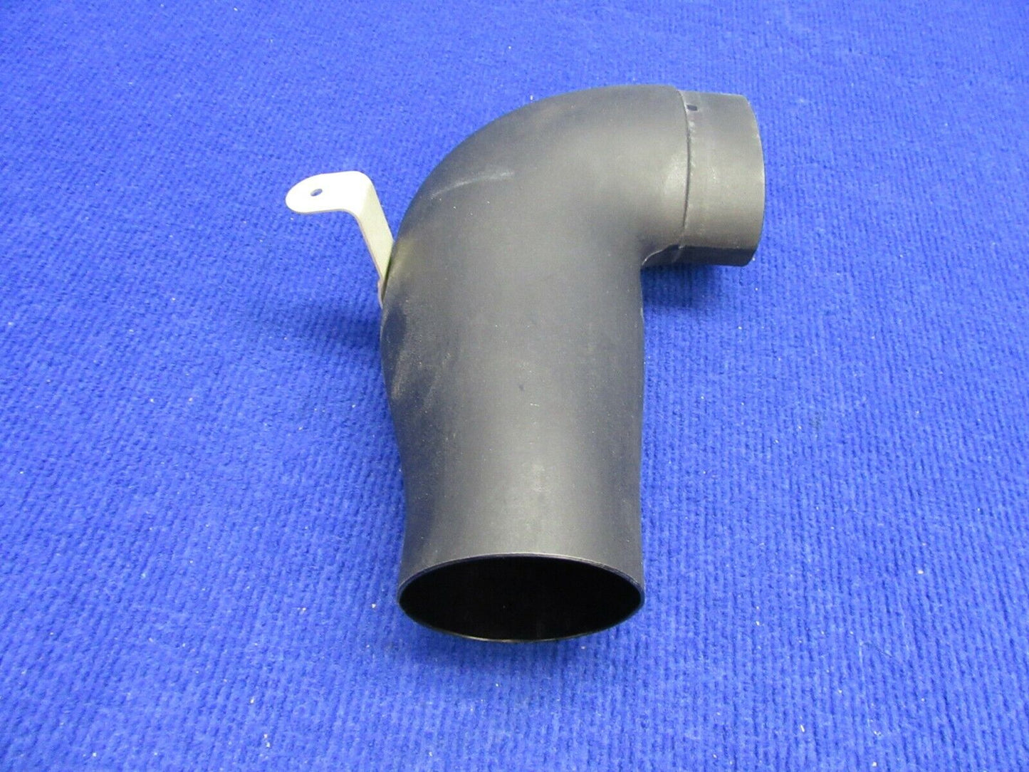 Cirrus SR-22 Duct Assy AFT w/ Bracket P/N 20715-001 (1221-562)