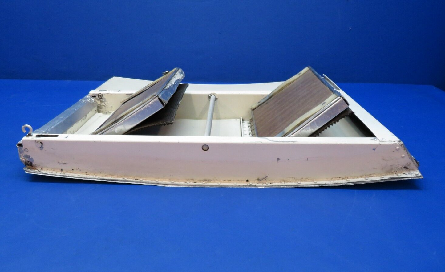 Cessna 401 Lower Cabin Door Assy P/N 5011180-204 (0523-234)