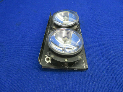 Cessna 210 Dual Landing Light Assy w Bulbs (0322-480)