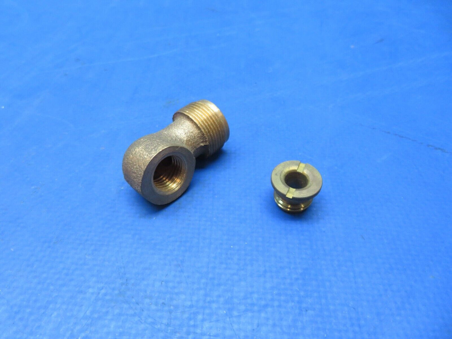 Fitting & Insert P/N 6818, 6817 NOS (1023-189)