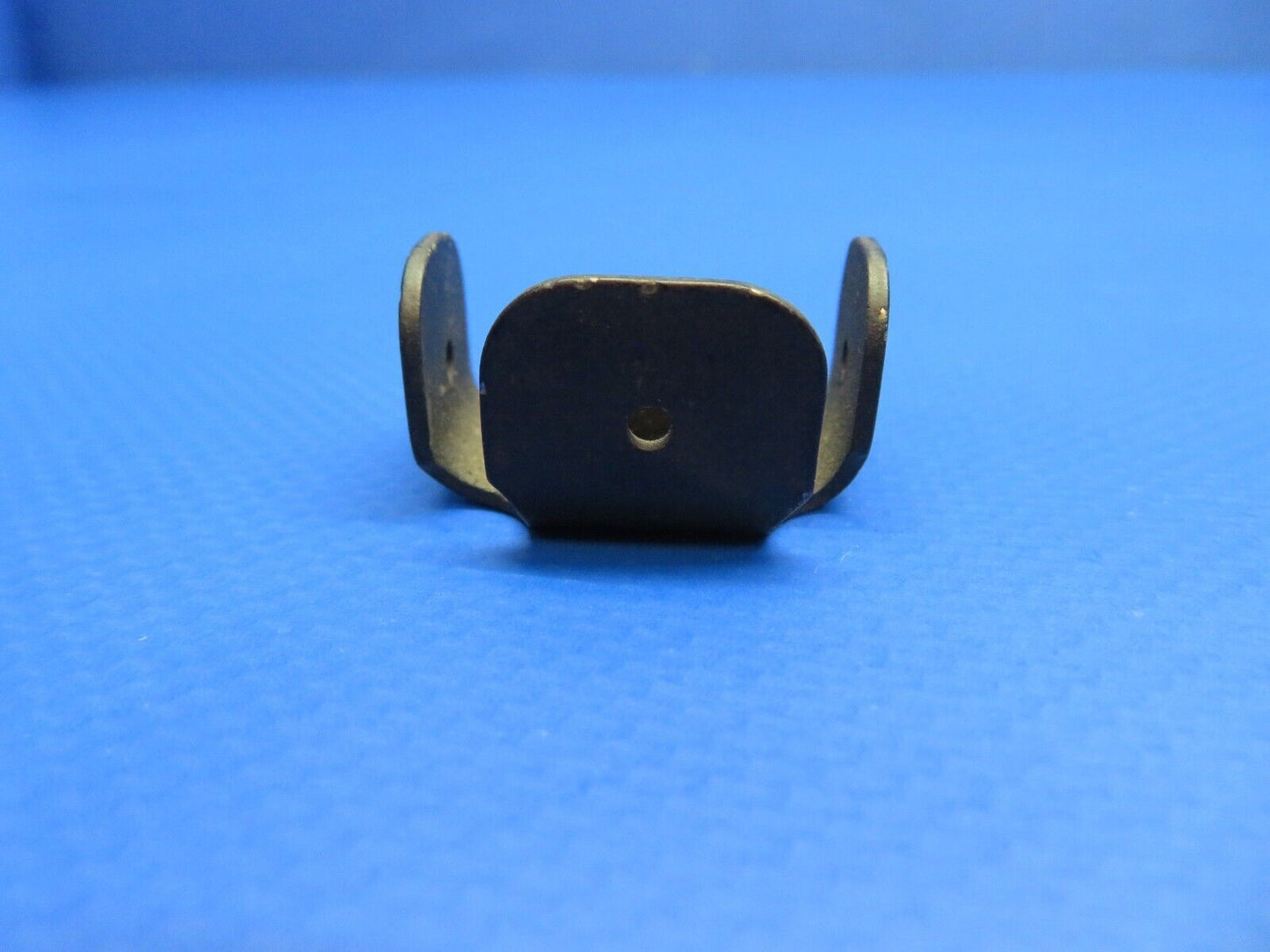 Piper Bracket Assy - Outboard Elevator P/N 42231-004 NOS (0922-584)