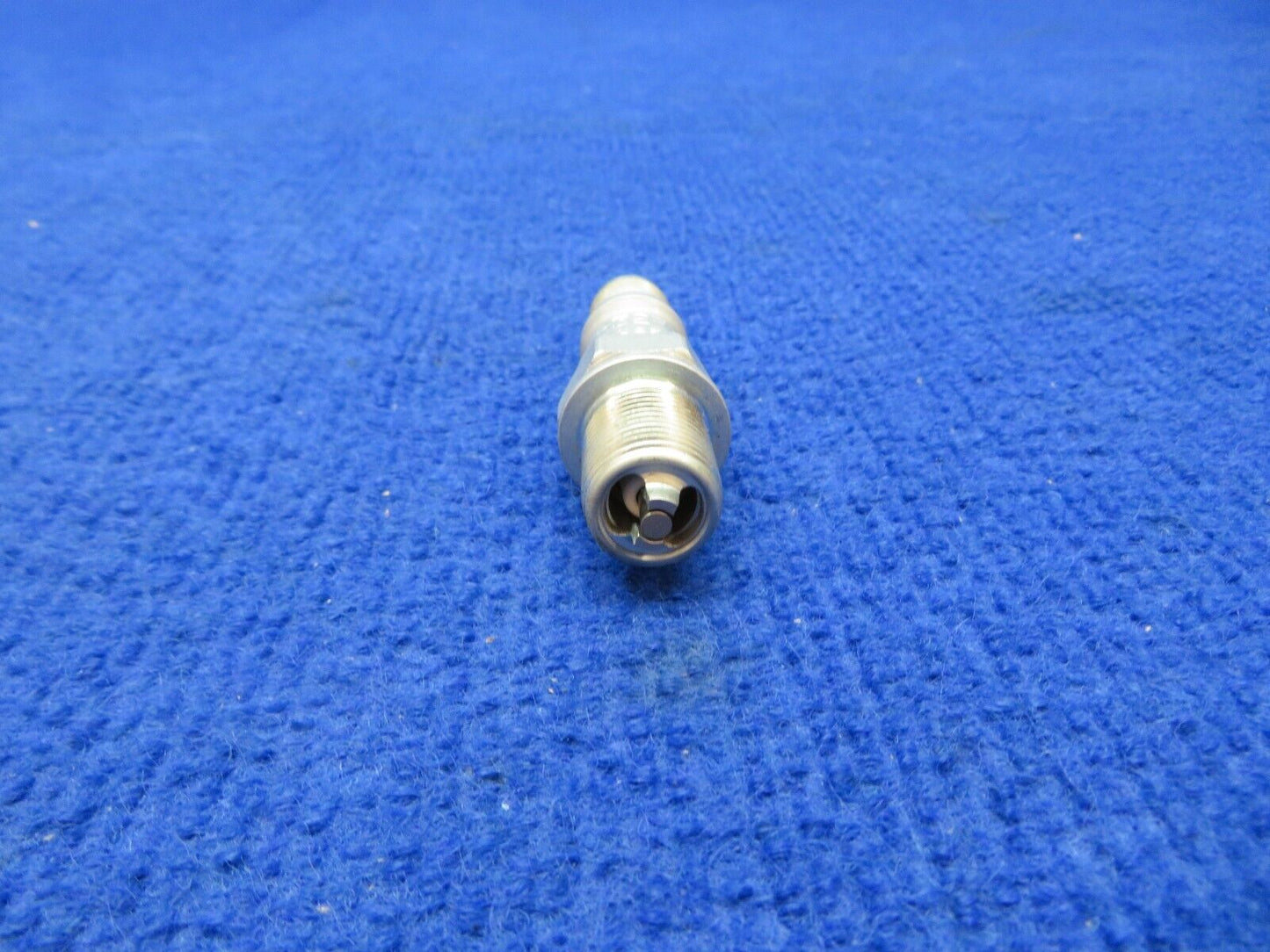 Champion Spark Plugs P/N REB32E LOT OF 8 NOS (0822-440)