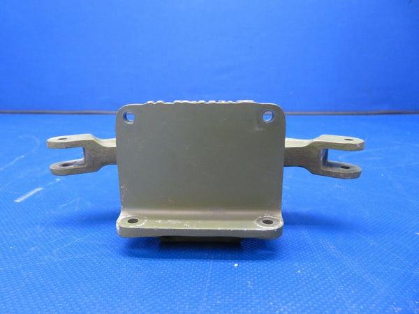 Beech 95-B55 Bellcrank Rudder Control RH P/N 35-524138-2, 96-524136 (0621-660)