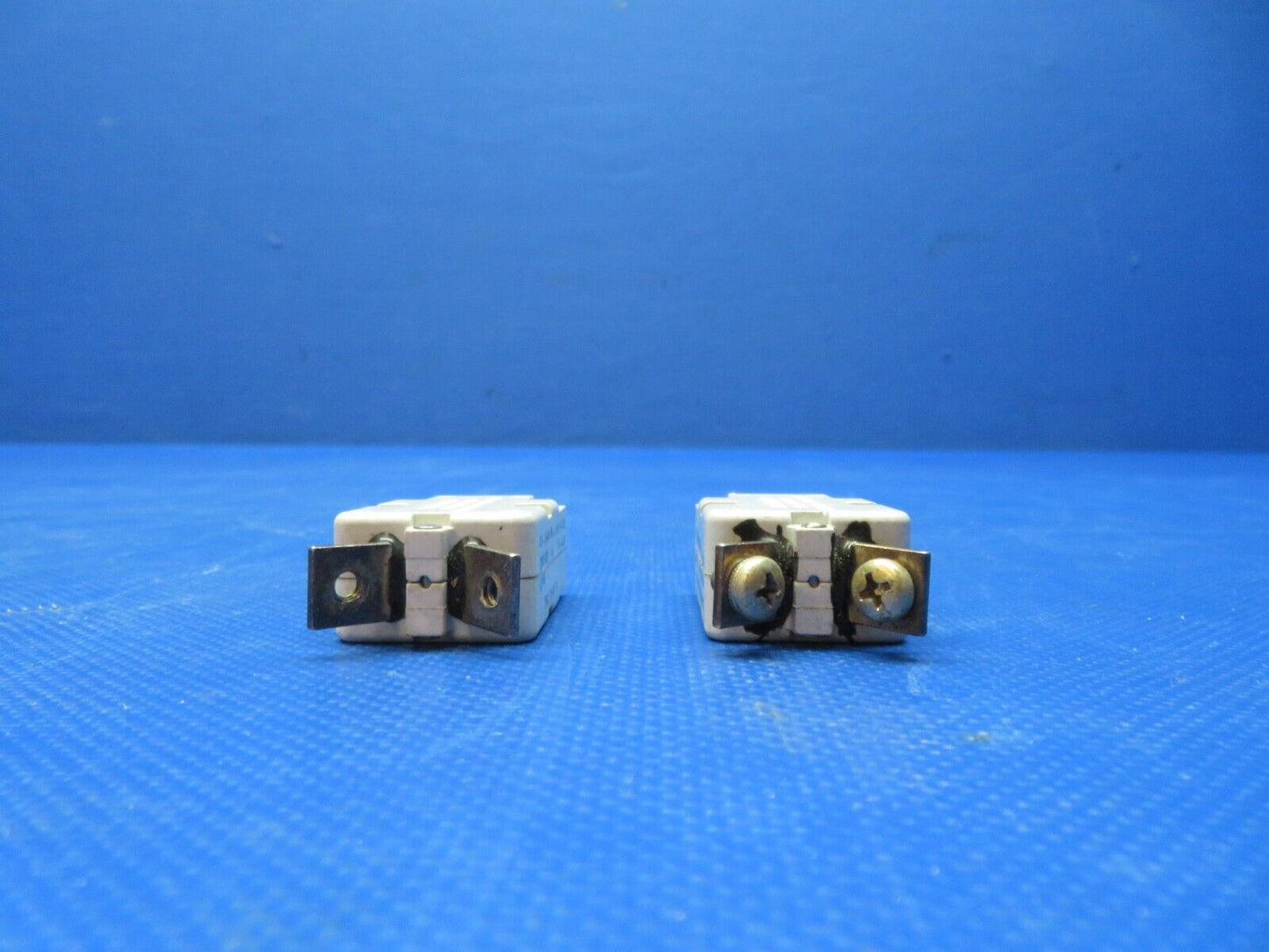 Mechanical Products 15 amp Circuit Breaker P/N 700-001-15 LOT OF 2 (0224-226)