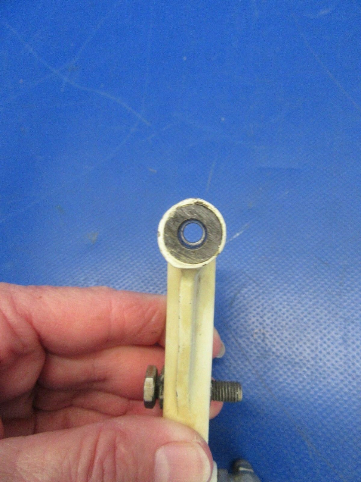 Beech Baron 55/58 Link Nose Gear P/N 35-825173-2 (1018-295)
