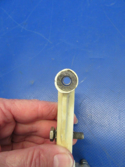 Beech Baron 55/58 Link Nose Gear P/N 35-825173-2 (1018-295)